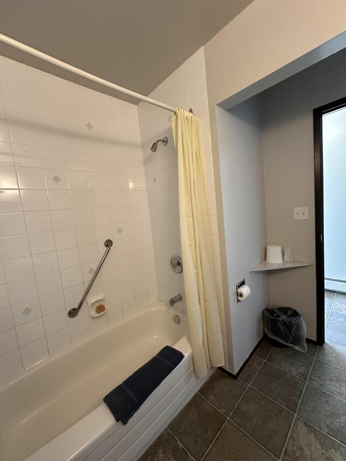 Howard Johnson By Wyndham Edson Exteriér fotografie